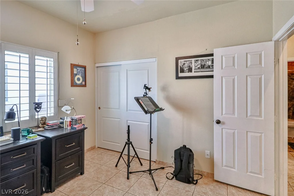 5752 Shermer, Las Vegas, NV 89120