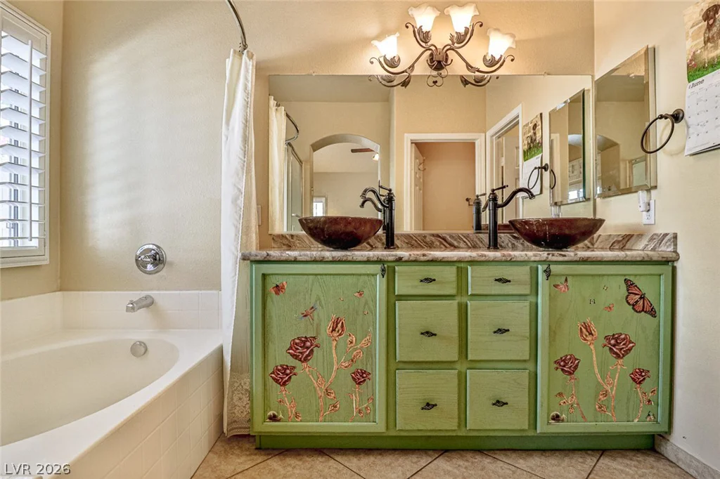 5752 Shermer, Las Vegas, NV 89120