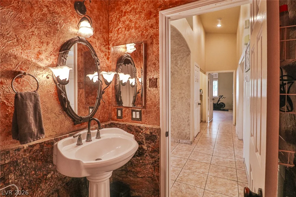 5752 Shermer, Las Vegas, NV 89120