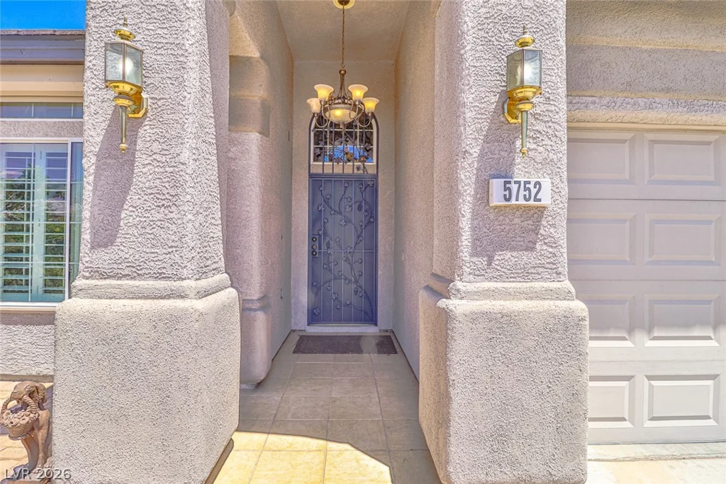 5752 Shermer, Las Vegas, NV 89120