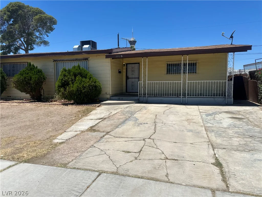 1812 9th, Las Vegas, NV 89104
