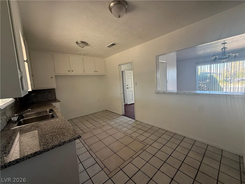 1812 9th, Las Vegas, NV 89104