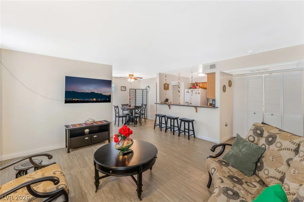 3145 Flamingo, Las Vegas, NV 89121