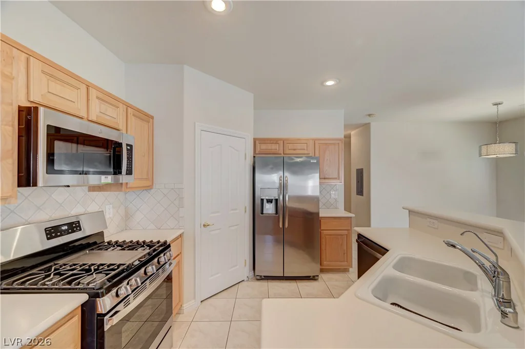 7040 Caribou Ridge, Las Vegas, NV 89149