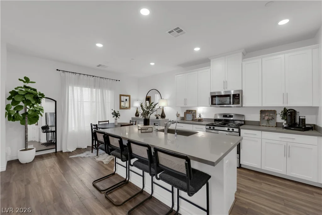 600 Carriage Hill, Las Vegas, NV 89138