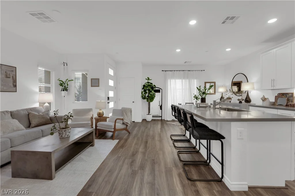 600 Carriage Hill, Las Vegas, NV 89138