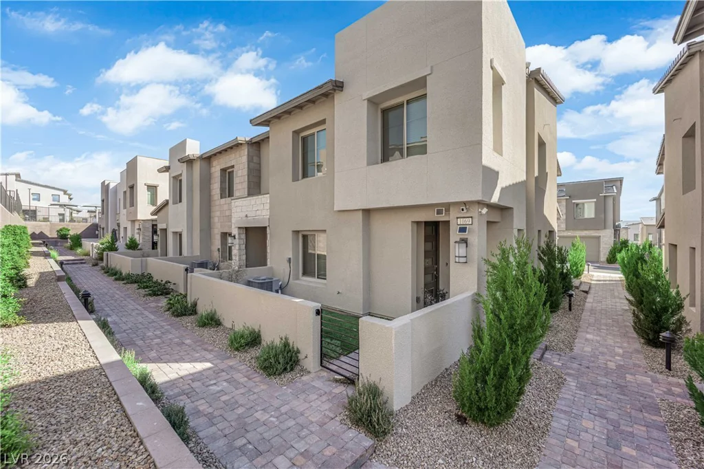 600 Carriage Hill, Las Vegas, NV 89138