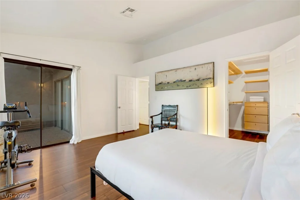 5036 Rainbow, Las Vegas, NV 89118