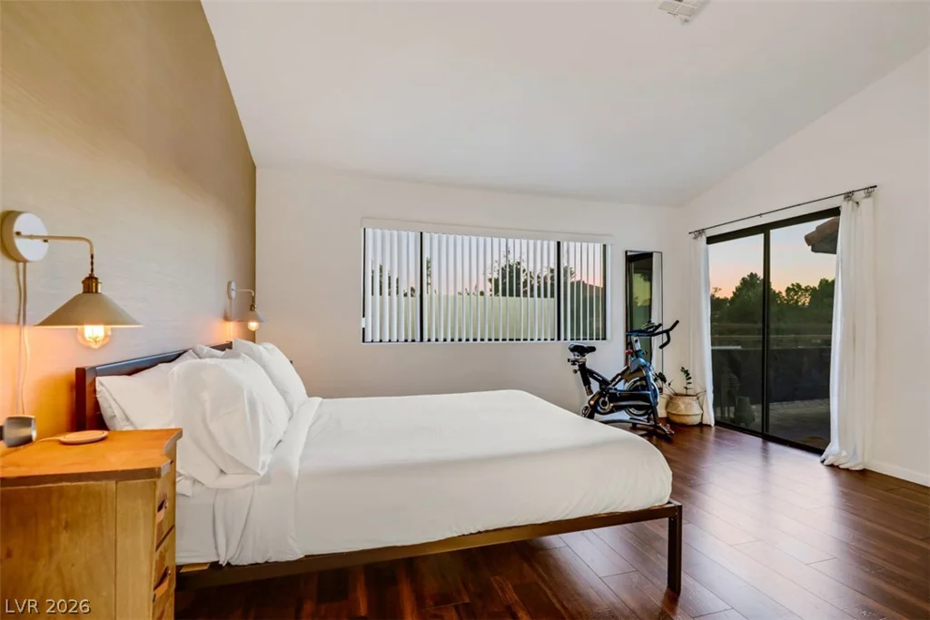 5036 Rainbow, Las Vegas, NV 89118