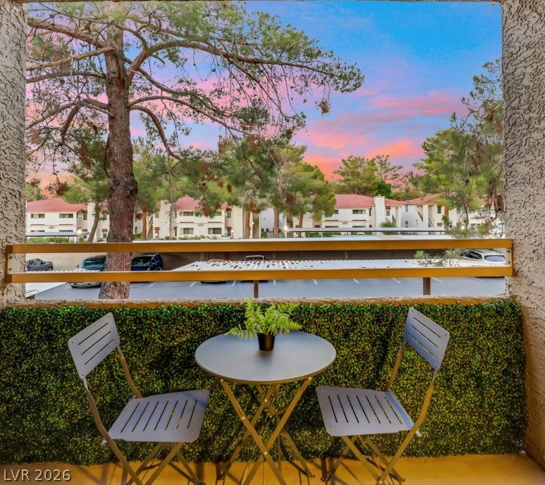 5036 Rainbow, Las Vegas, NV 89118