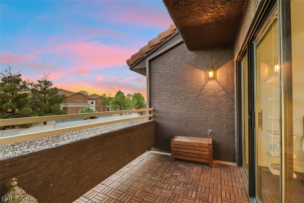 5036 Rainbow, Las Vegas, NV 89118