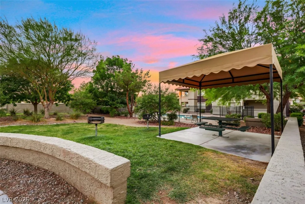 5036 Rainbow, Las Vegas, NV 89118
