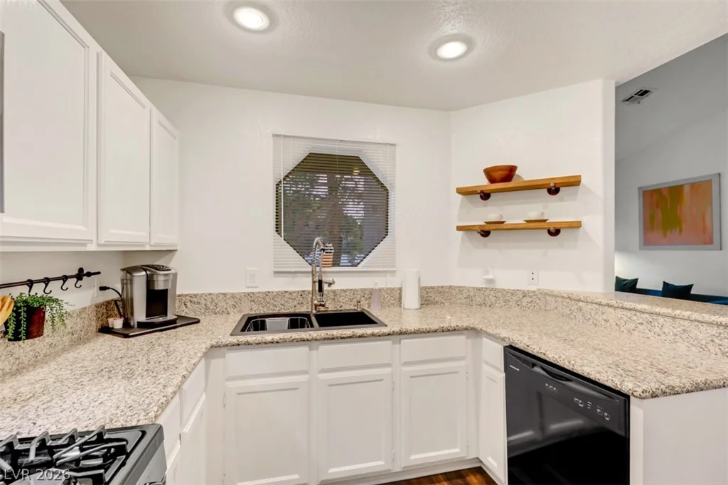 5036 Rainbow, Las Vegas, NV 89118