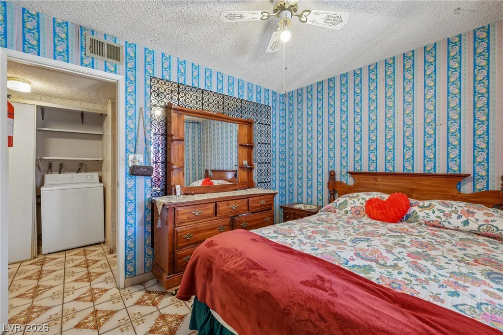 4832 Lana, Las Vegas, NV 89121
