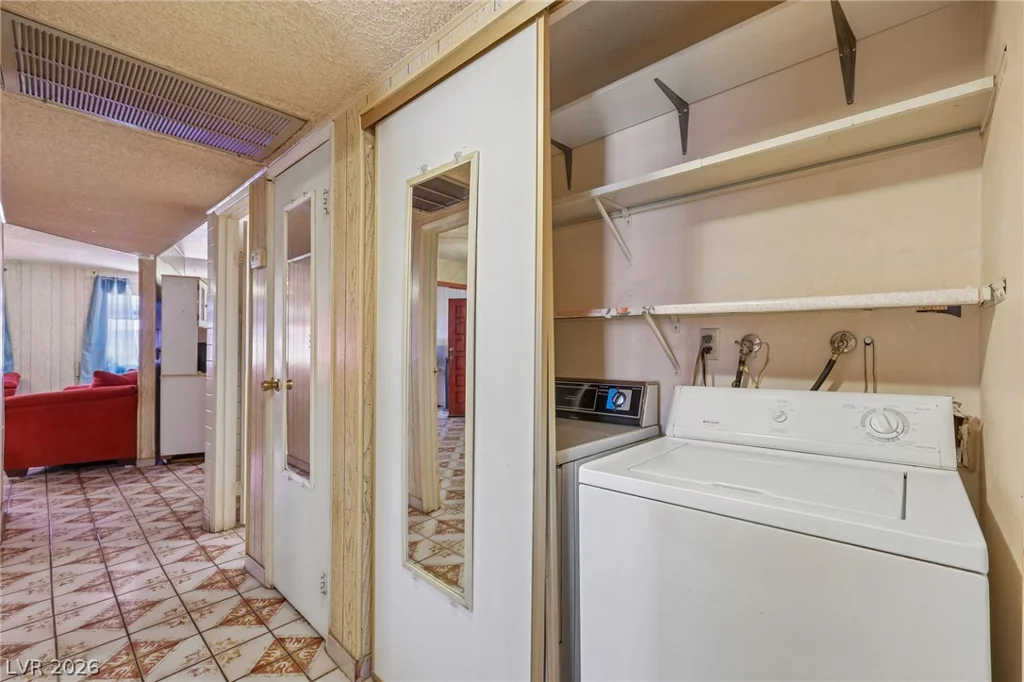 4832 Lana, Las Vegas, NV 89121