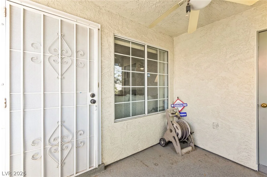 6832 Elm Creek, Las Vegas, NV 89108