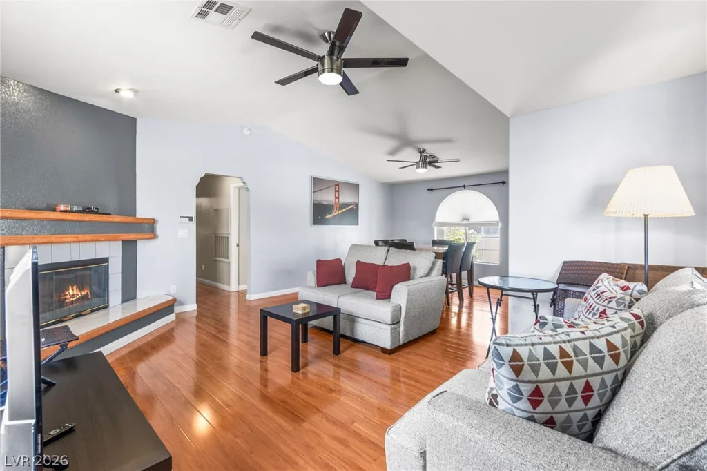 6832 Elm Creek, Las Vegas, NV 89108