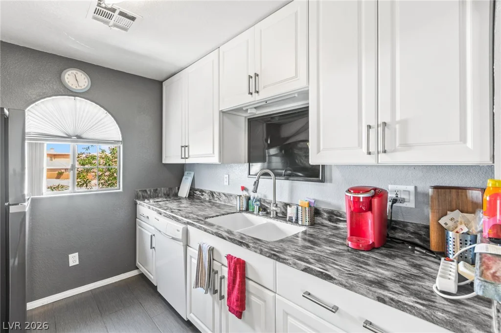 6832 Elm Creek, Las Vegas, NV 89108