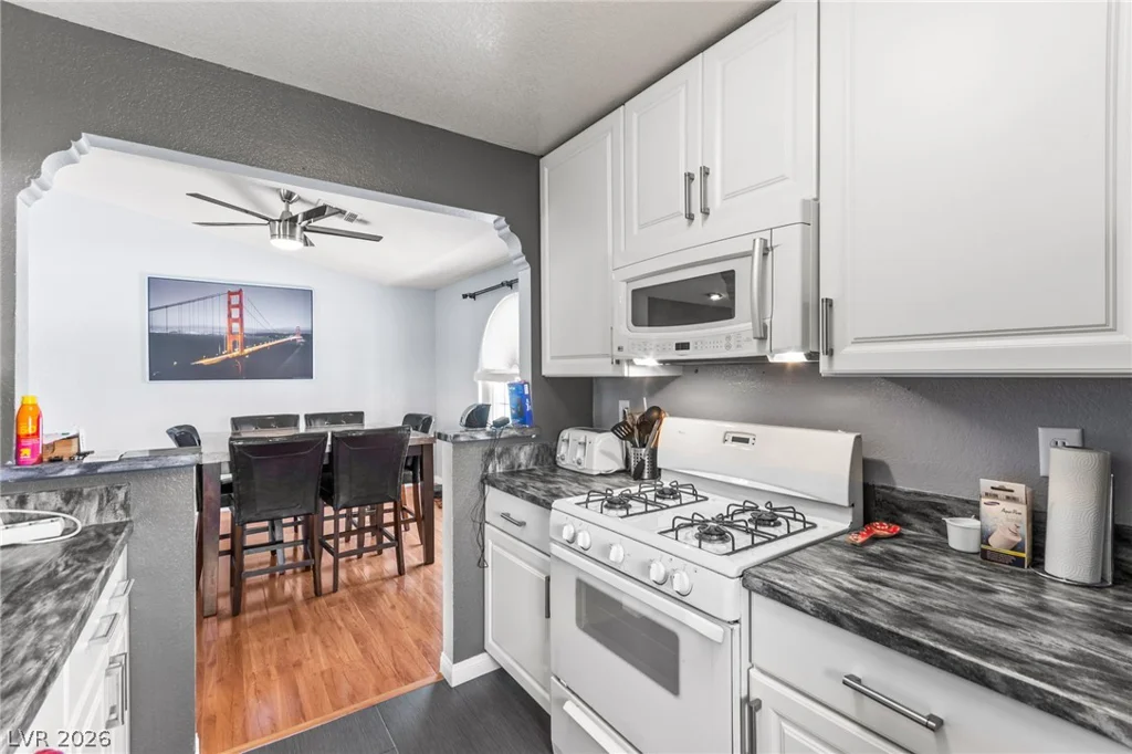 6832 Elm Creek, Las Vegas, NV 89108