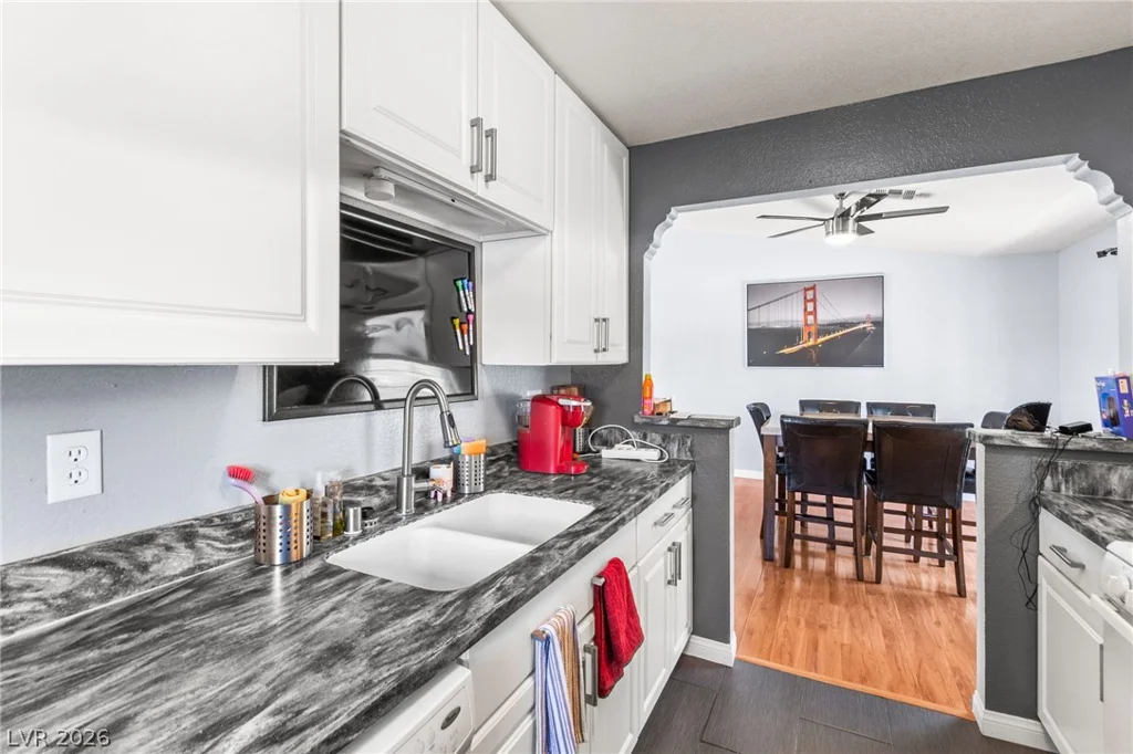 6832 Elm Creek, Las Vegas, NV 89108