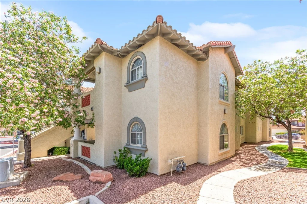 6832 Elm Creek, Las Vegas, NV 89108