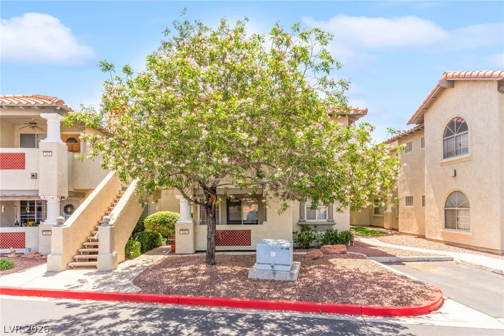 6832 Elm Creek, Las Vegas, NV 89108