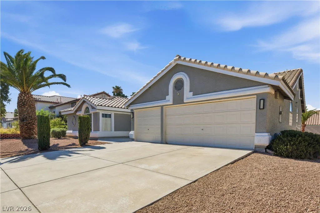 898 Robindale, Las Vegas, NV 89123