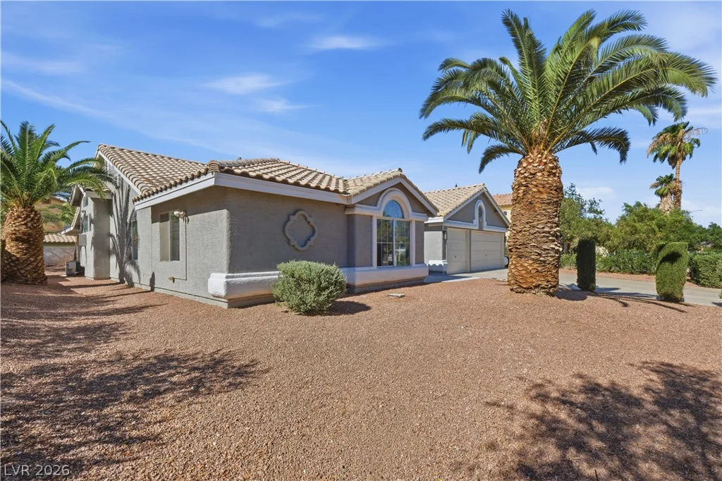 898 Robindale, Las Vegas, NV 89123
