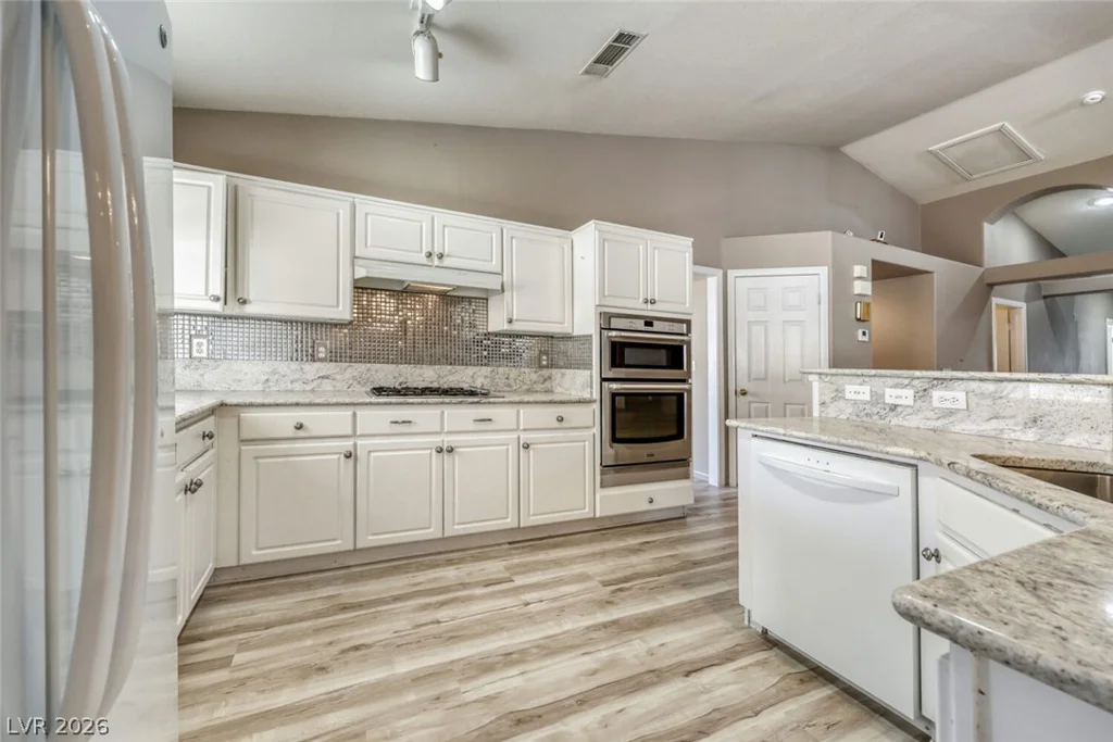 898 Robindale, Las Vegas, NV 89123