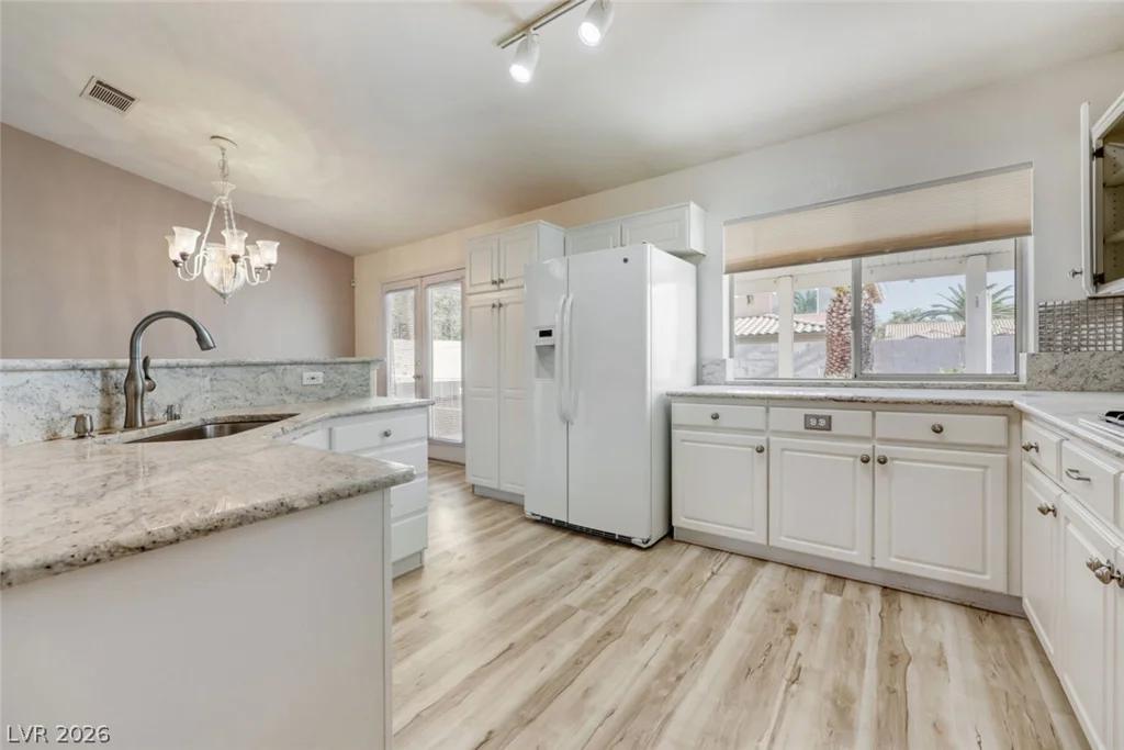 898 Robindale, Las Vegas, NV 89123