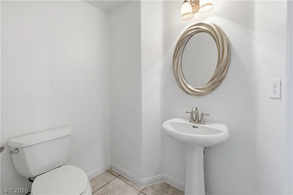 898 Robindale, Las Vegas, NV 89123