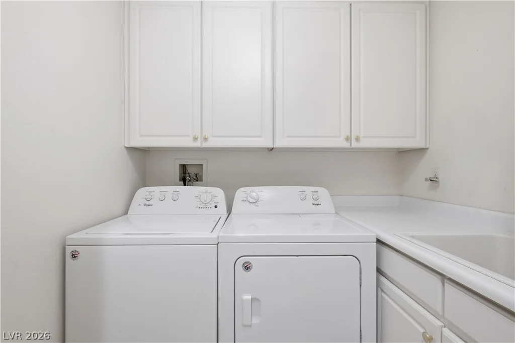 898 Robindale, Las Vegas, NV 89123