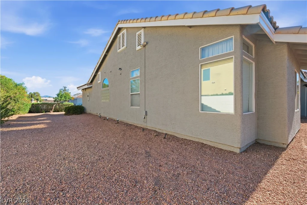 898 Robindale, Las Vegas, NV 89123