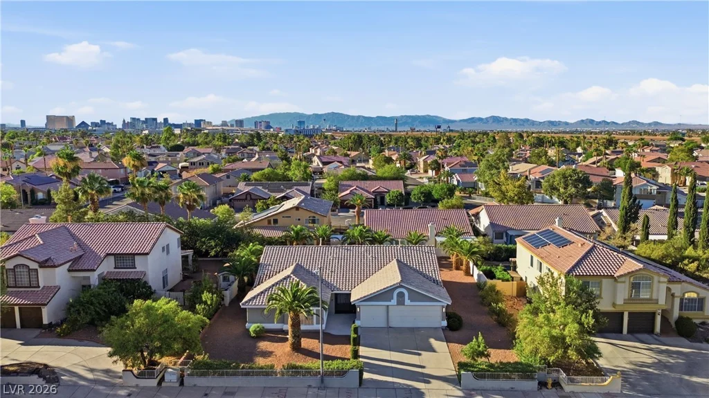898 Robindale, Las Vegas, NV 89123