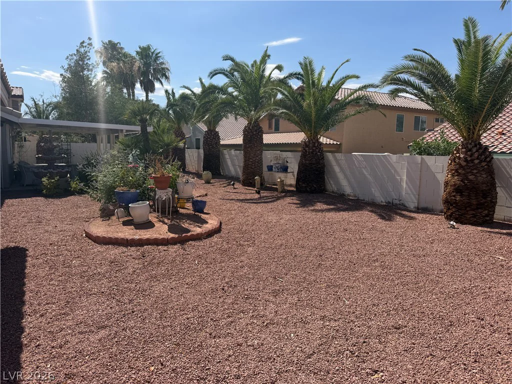 898 Robindale, Las Vegas, NV 89123