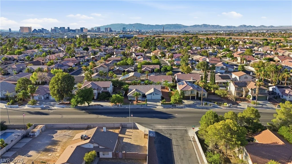 898 Robindale, Las Vegas, NV 89123