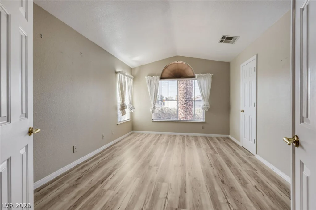 898 Robindale, Las Vegas, NV 89123