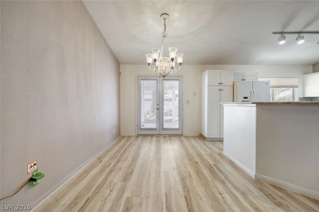 898 Robindale, Las Vegas, NV 89123