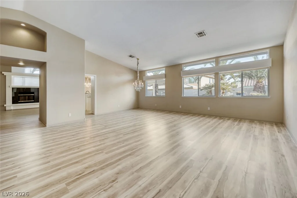 898 Robindale, Las Vegas, NV 89123