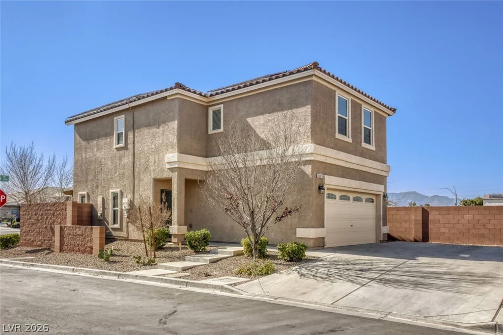 8881 Lake Myers, Las Vegas, NV 89139