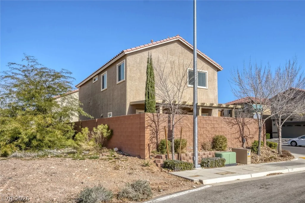 8881 Lake Myers, Las Vegas, NV 89139
