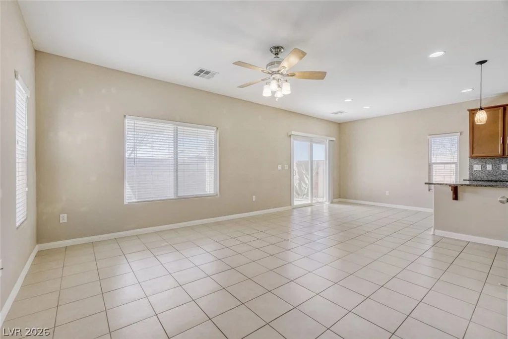 8881 Lake Myers, Las Vegas, NV 89139