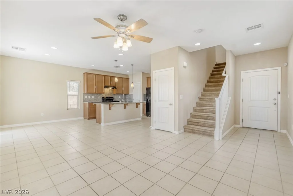 8881 Lake Myers, Las Vegas, NV 89139