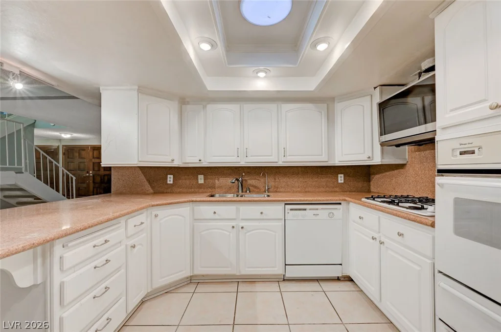 3518 Blackstone, Las Vegas, NV 89121