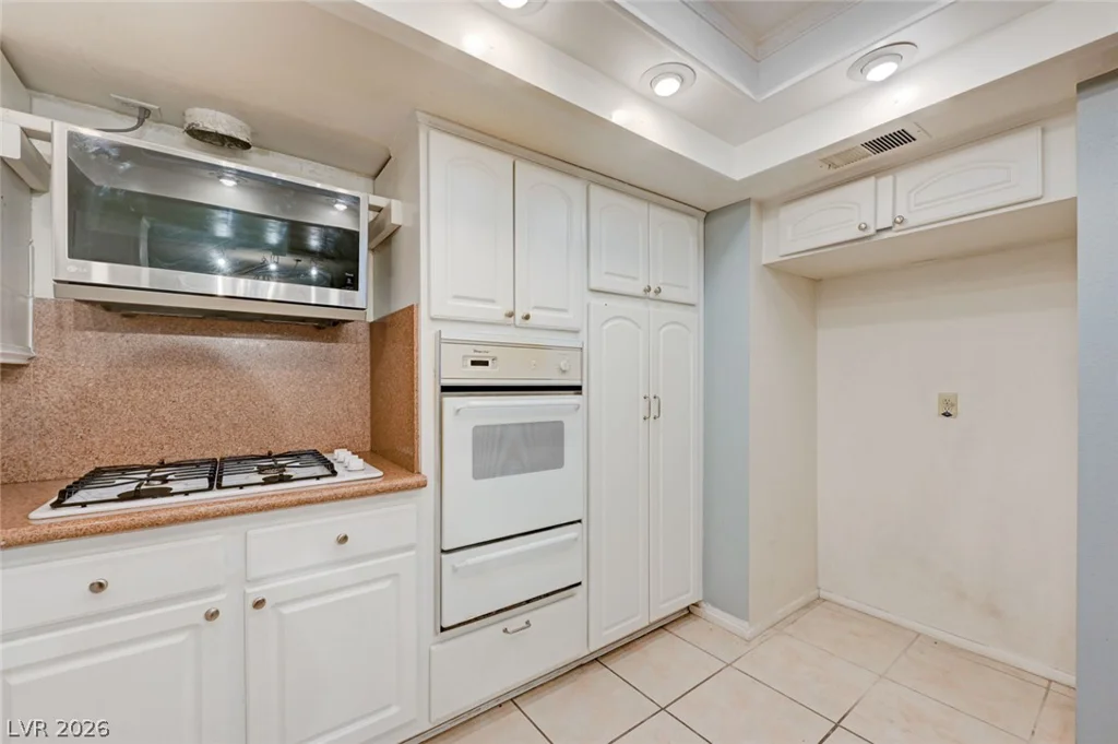 3518 Blackstone, Las Vegas, NV 89121