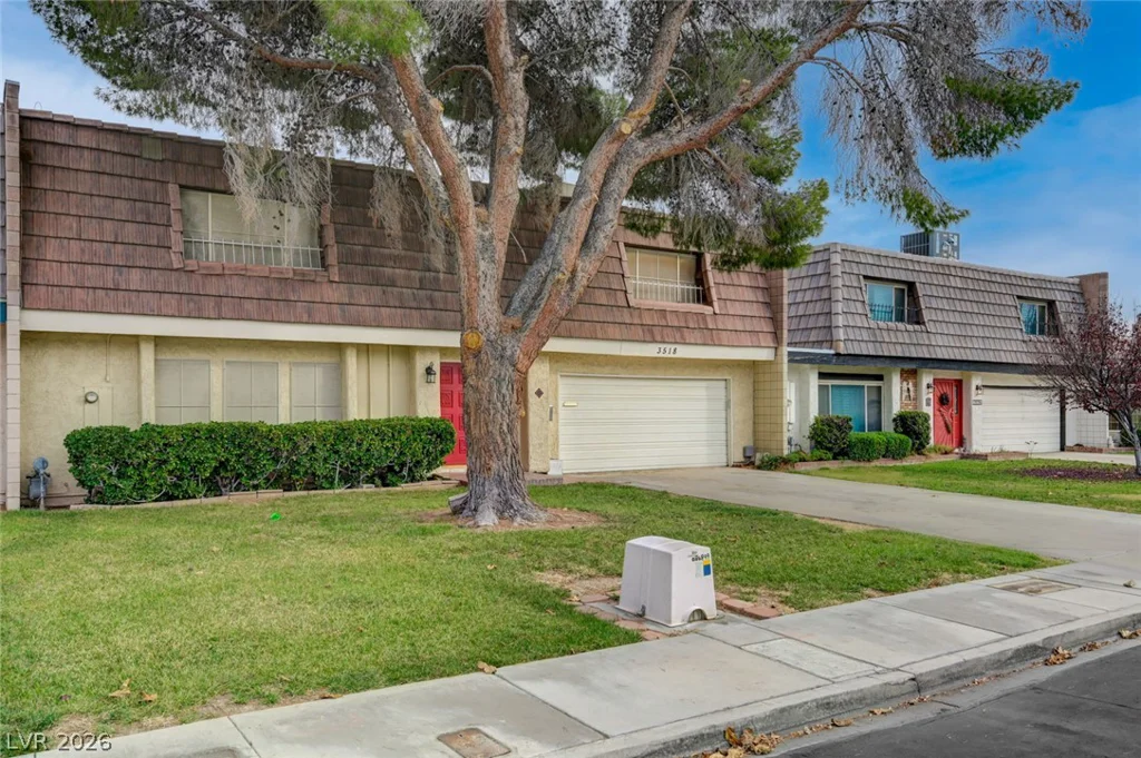 3518 Blackstone, Las Vegas, NV 89121