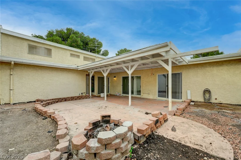 3518 Blackstone, Las Vegas, NV 89121