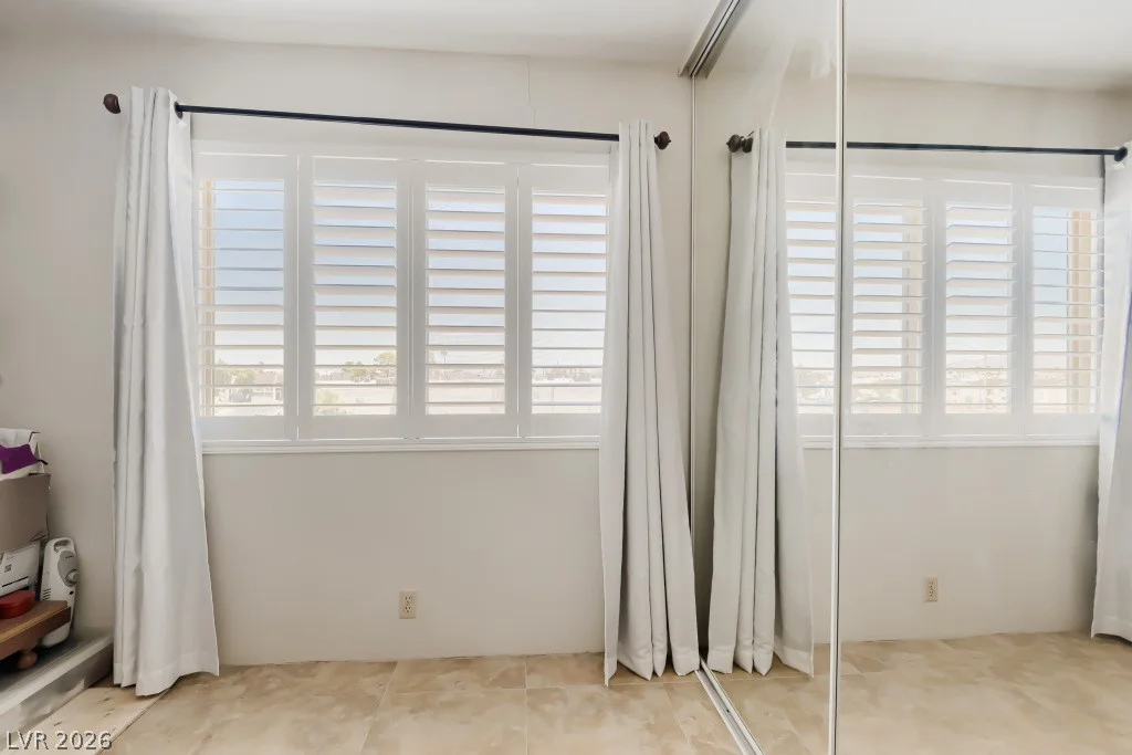 750 Royal Crest, Las Vegas, NV 89169