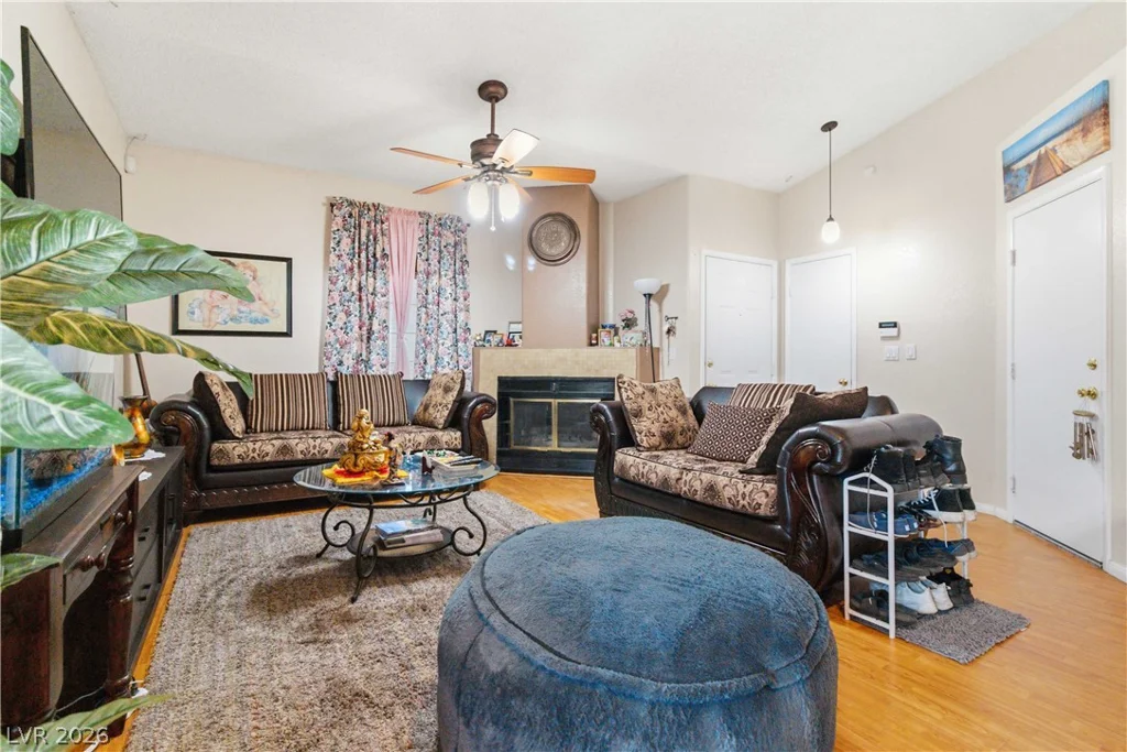 2400 Soldier Creek, Las Vegas, NV 89106