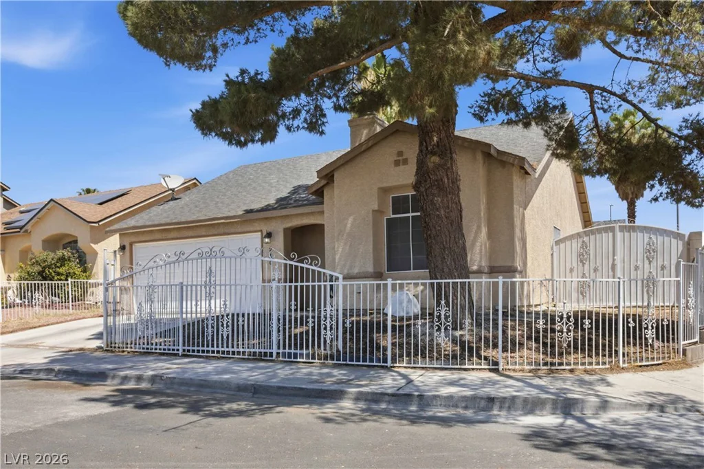 2400 Soldier Creek, Las Vegas, NV 89106